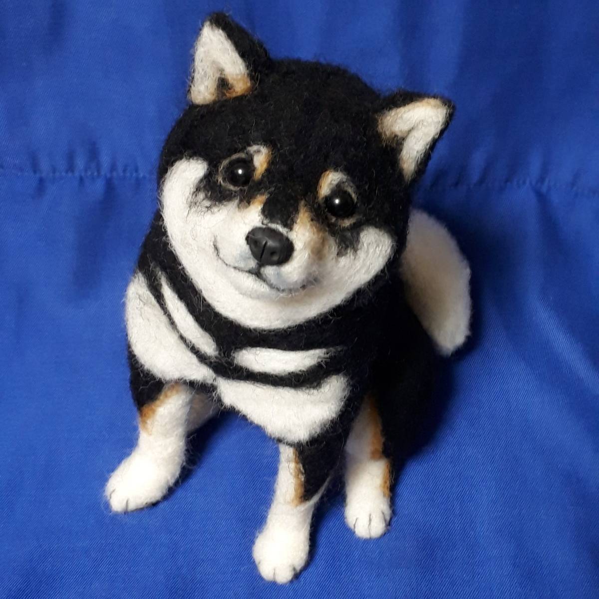 羊毛フェルト 犬 柴犬 黒柴(羊毛フェルト)｜売買されたオークション