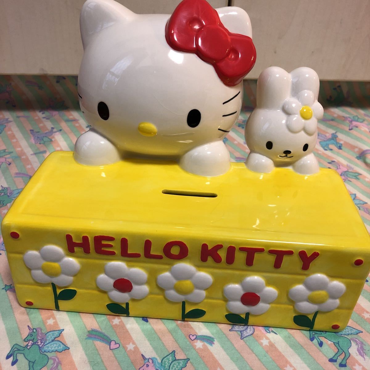 サンリオ Hello Kitty ハローキティ キティ うさぎ キャシー 陶器 貯金箱 大 バンク ハローキティ 売買されたオークション情報 Yahooの商品情報をアーカイブ公開 オークファン Aucfan Com