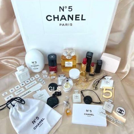シャネルノベルティミニスノードームセット