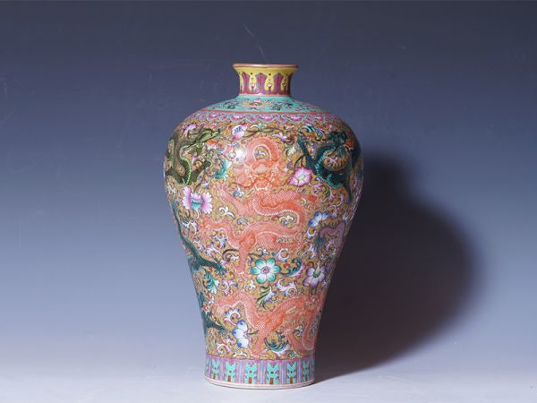 清乾隆粉彩九桃紋天球瓶 精品赏析：清乾隆黄地釉粉彩九龙纹天球瓶_搜狐