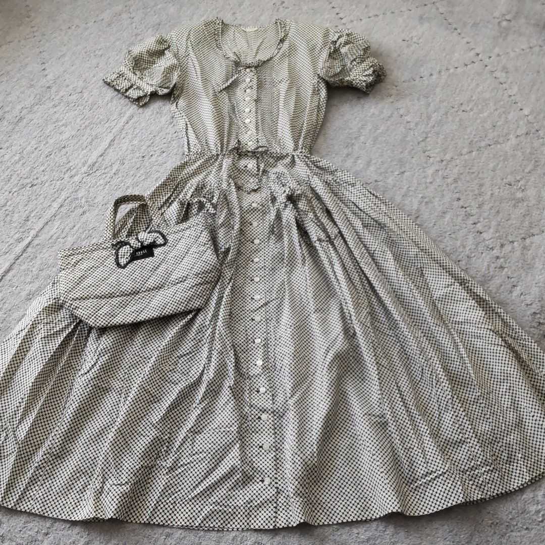 【ピンクハウスCOLLECTION】ドット柄/綿ローンワンピース ドット柄 ピンクハウス 綿ローン 黒 半端袖（ワンピース 大きいサイズ]ビッグフローラルフラワー刺繍天竺×綿ローンワンピース