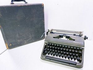 アンティーク タイプライターのYahoo!オークション(旧ヤフオク!)の相場