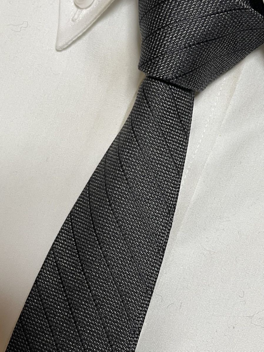 大人気，定番人気 ほぼ &Prime;Dior HOMME&Prime; ディオールオム ストライプ ナロータイ エディスリマン ブランドネクタイ 201254(ネクタイ)｜売買されたオークション情報、yahooの商品情報をアーカイブ公開 - オーク 服飾小物