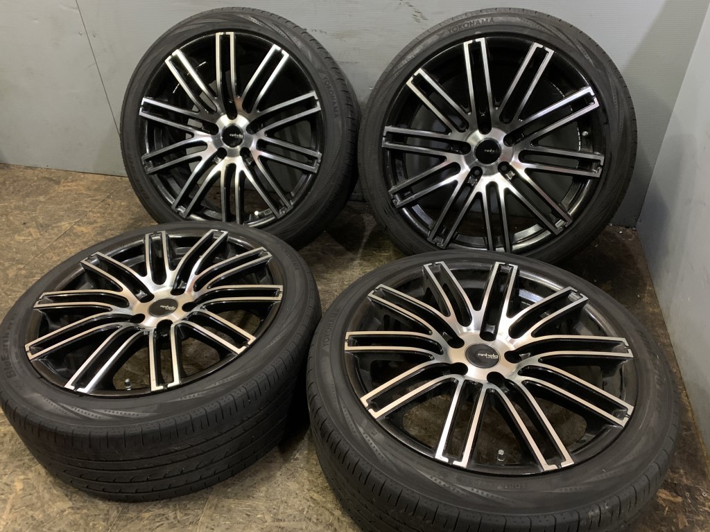 YOKOHAMA BluEarth RV-02 245/40R19】夏タイヤ【アネーロコラソン 19
