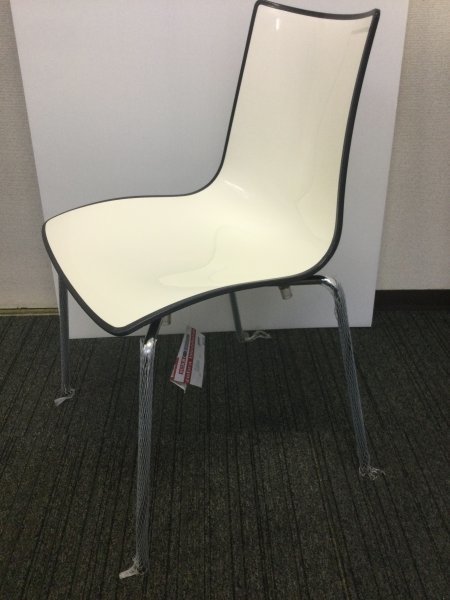  タグ付き SCAB DESIGN ZEBRA BICOLORE チェア １脚 イタリア ブランド Luisa Battaglia カフェチェア デザインチェア(ダイニングチェア)｜売買されたオークション情報、yahooの商品情報をアーカイブ公開 - ダイニングチェア