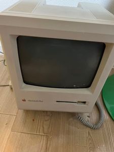 Macintosh PlusのYahoo!オークション(旧ヤフオク!)の相場・価格を見る