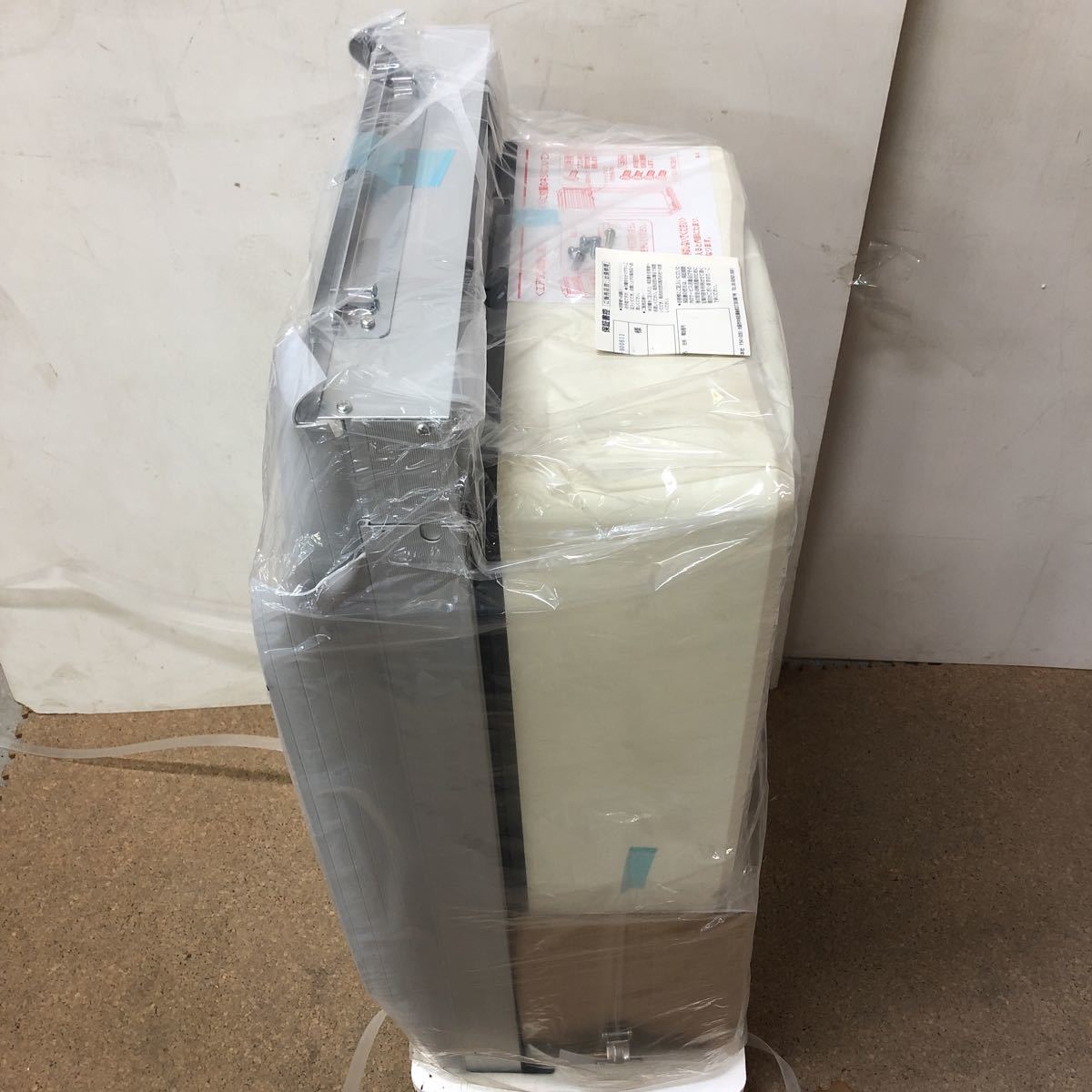 ☆未使用 KOIZUMI 小泉成器 KAW-1891/W 窓用エアコン ルームエアコン 