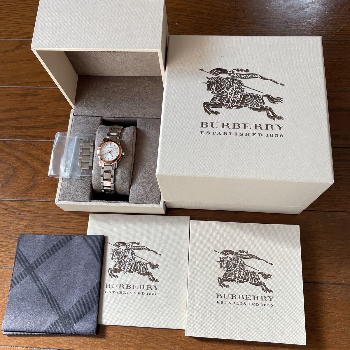 BURBERRY バーバリー BURBERRY（腕時計）のフリマアイテム一覧 腕時計