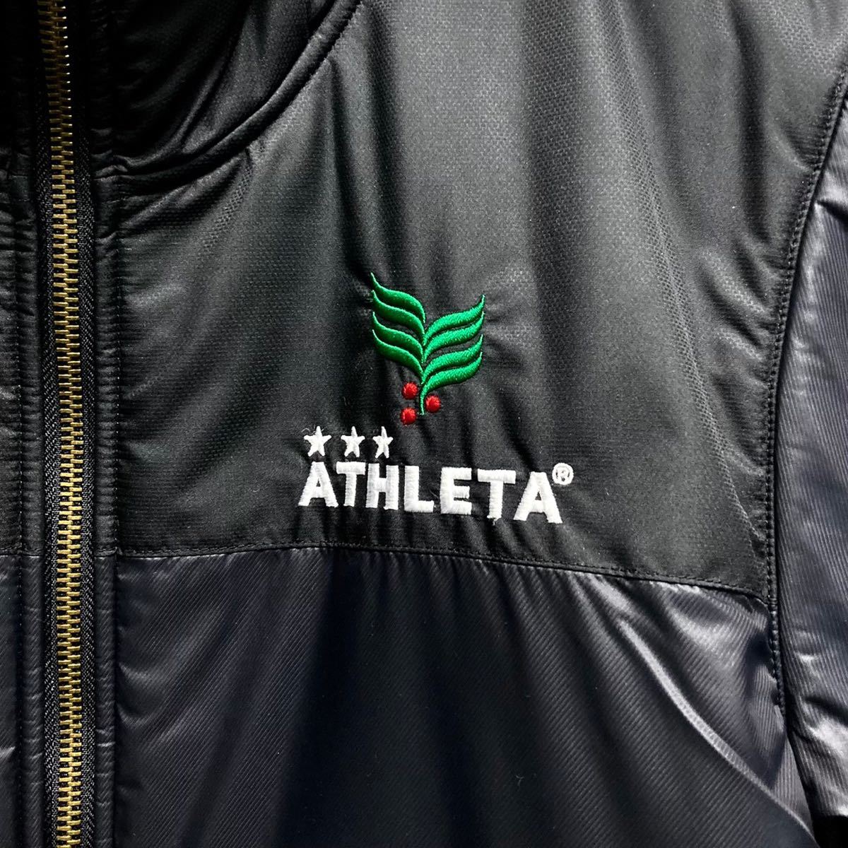 ATHLETA ナイロンジャケット 黒 中綿ジャケット ダウンジャケット 