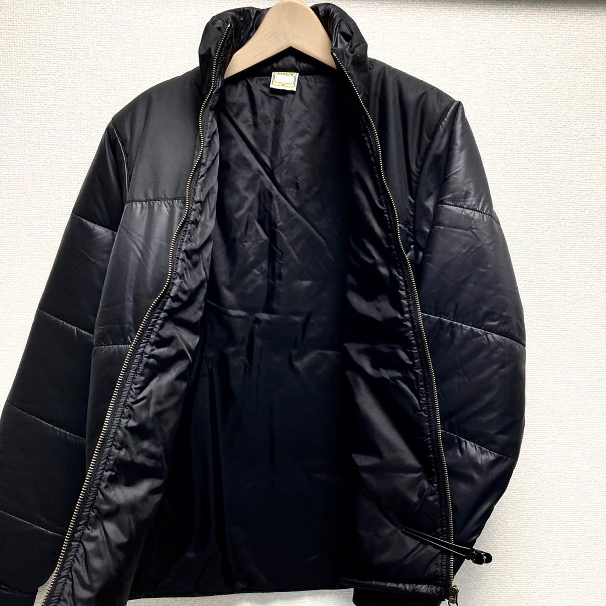 ATHLETA ナイロンジャケット 黒 中綿ジャケット ダウンジャケット 