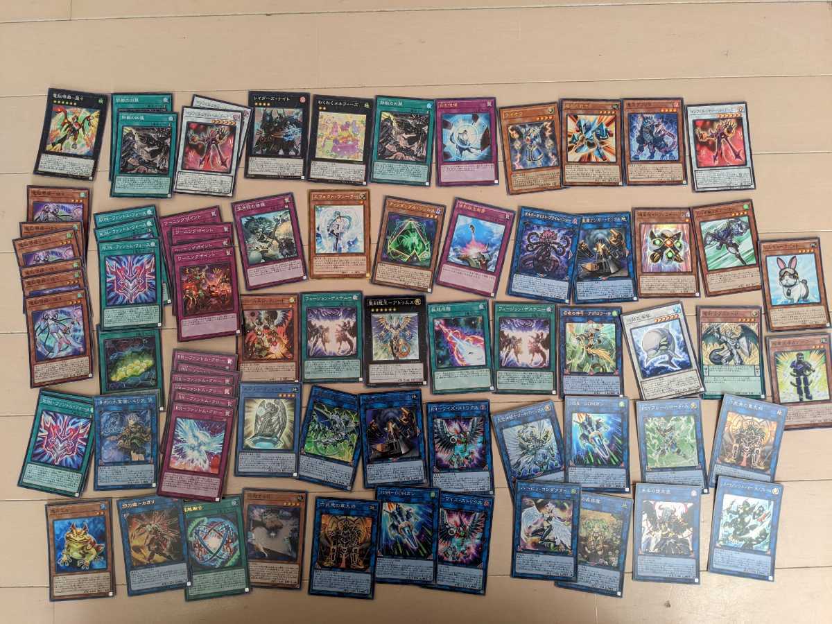 遊戯王 レリーフ 引退品 引退処分品 プリシク、シークレット、レリーフ等大量 等 遊戯王 引退 まとめ売り シークレット、レリーフ、レア 大量 1200枚以上 美品