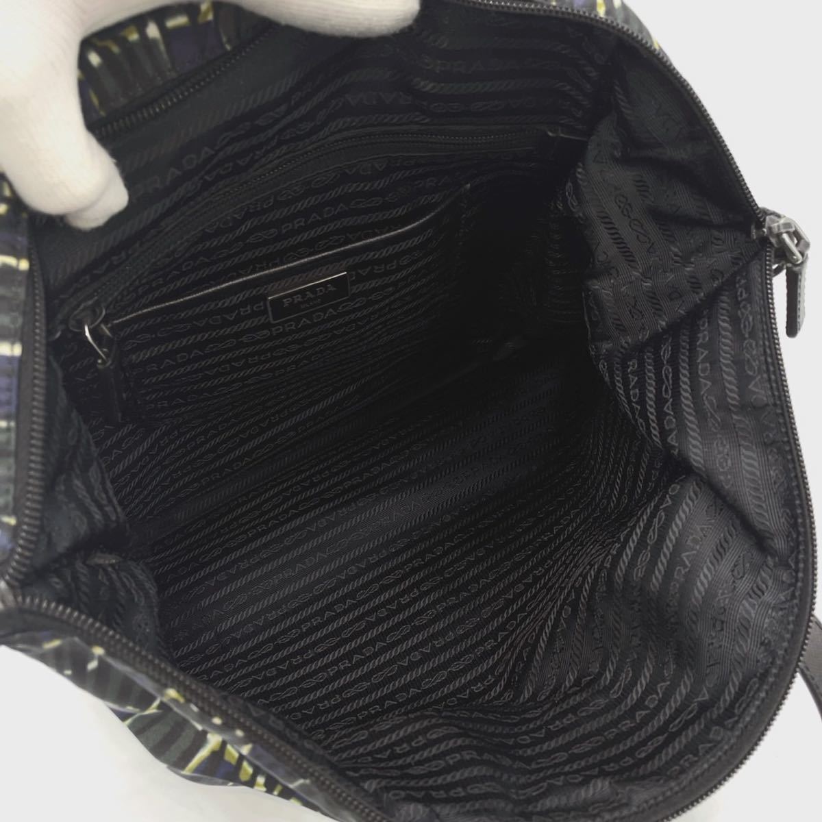 1円～ 【天下一品】 PRADA プラダ 三角ロゴ 三角プレート 幾何学柄 総 