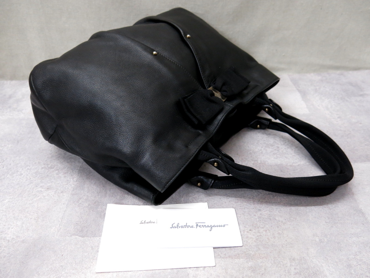 ○超美品○Salvatore Ferragamo フェラガモ○ヴァラ リボン○カーフ 