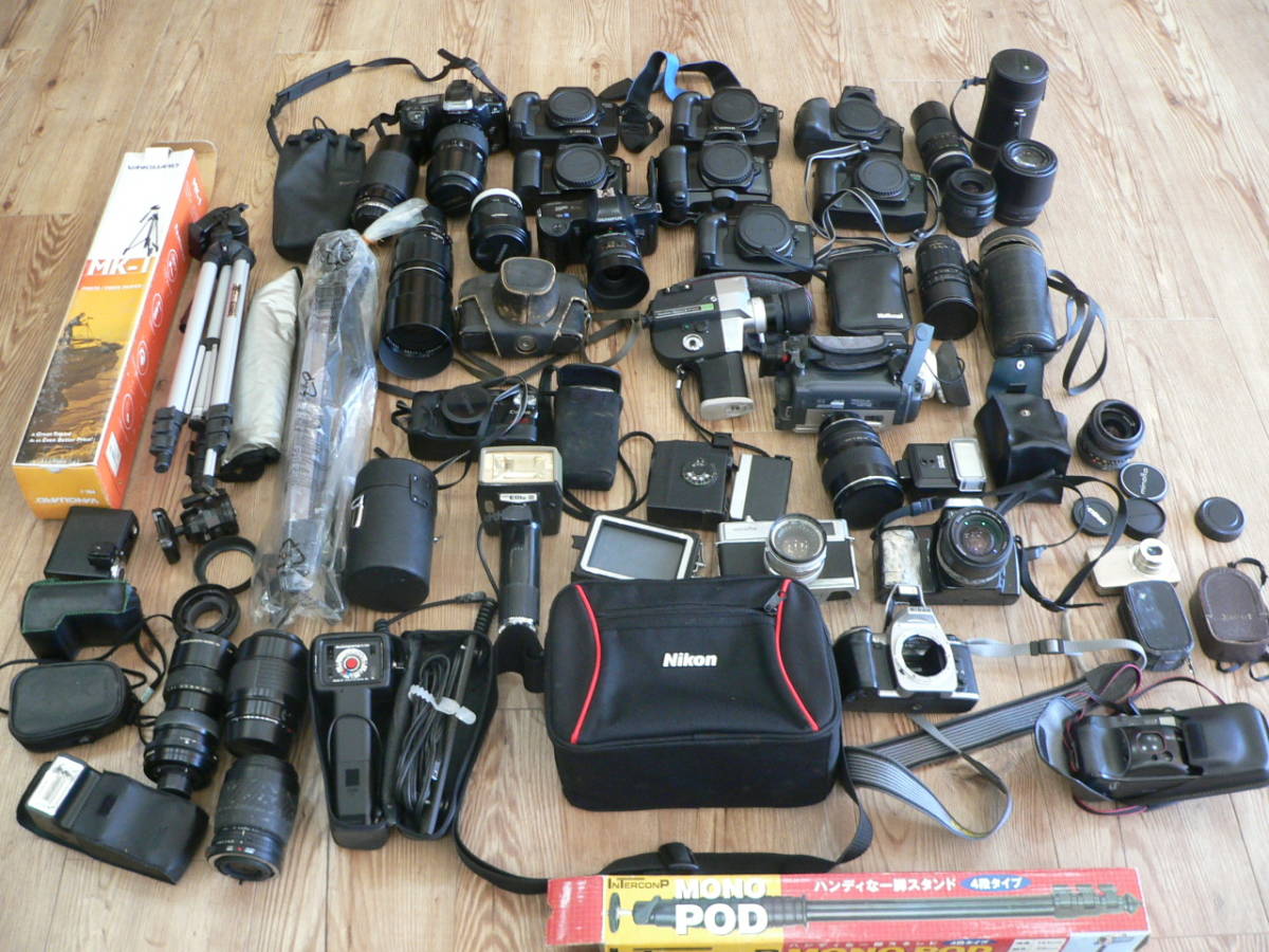 A12504●カメラ大量おまとめ　CANON一眼レフ等　カメラ・レンズ・ストロボ・三脚　ジャンク品おまとめ