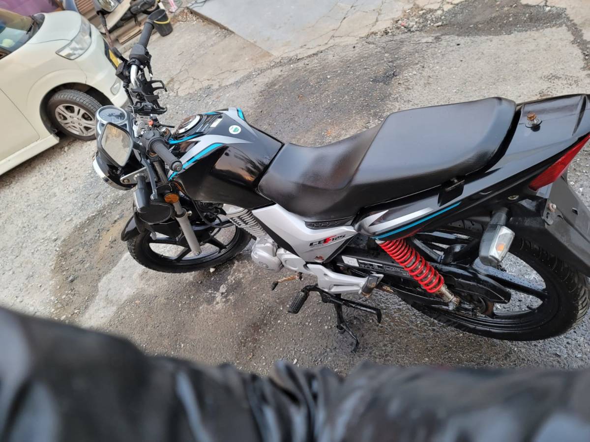 CBF125 ホンダ Zuttoride CBF125⁄ホンダ⁄HONDA レアなインポート車 
