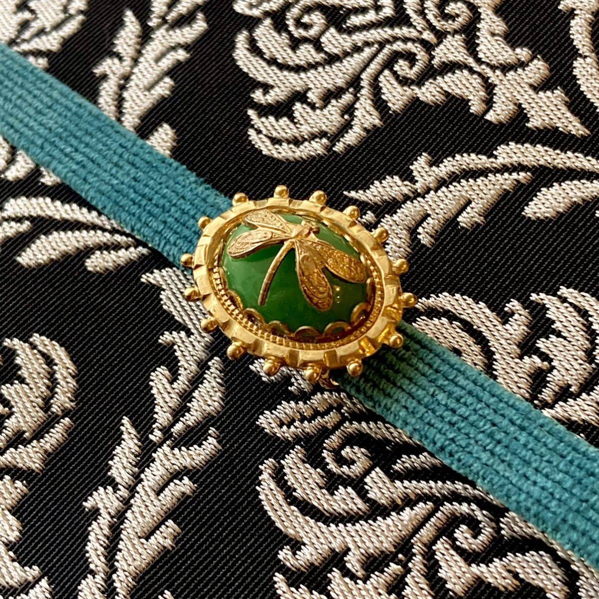 蜻蛉の精- 角度で色が変わる不思議なブローチ”アール・ヌーボー