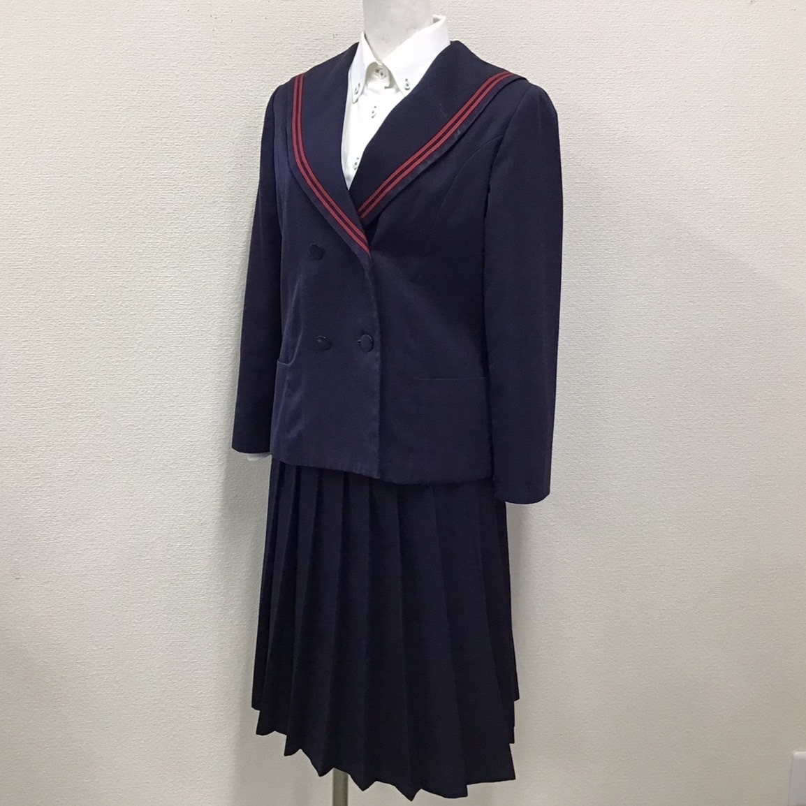 Y I 山形県 長井南中学校 3点セット M W66 丈63 セーラーブレザー スカート ブラウス 赤2本 冬服 高校 制服 女子学生 学生服 学生服 売買されたオークション情報 Yahooの商品情報をアーカイブ公開 オークファン Aucfan Com