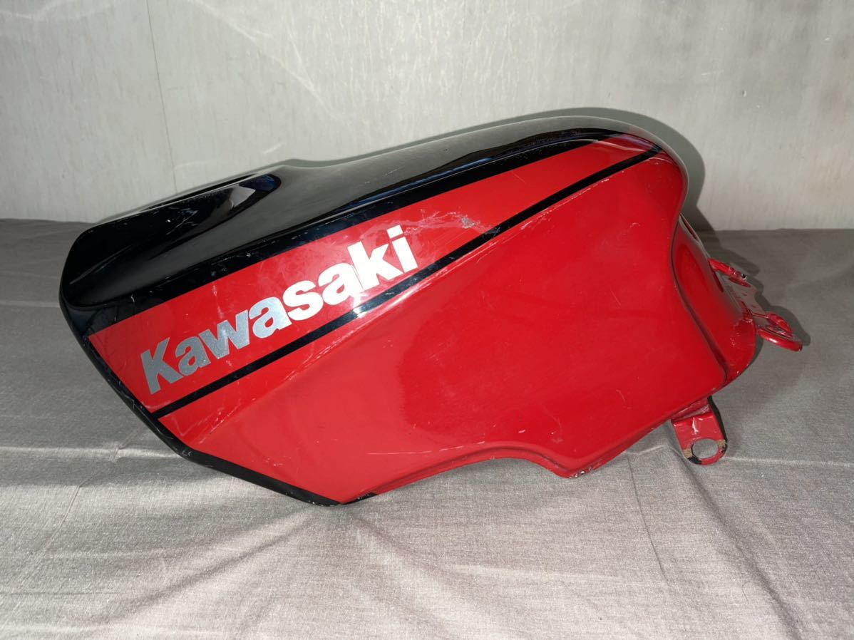 お買い得，限定SALE カワサキ GPZ400R FX400R ZX400D 純正 ガソリンタンク 凹み無し 燃料 フューエル 忍者 ニンジャ ジャンク品(カワサキ用)｜売買されたオークション情報、yahooの商品情報をアーカイブ公開 - オークフ カワサキ用