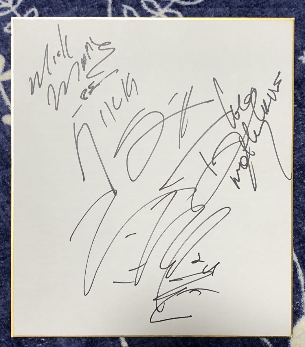 モトリー クルー Mtley Cre ヴィンス ニールvince Neil ミックマーズ Mick Mars ニッキー シックス Nikki Sixx トミーリー Tommy Lee サイン 売買されたオークション情報 Yahooの商品情報をアーカイブ公開 オークファン Aucfan Com