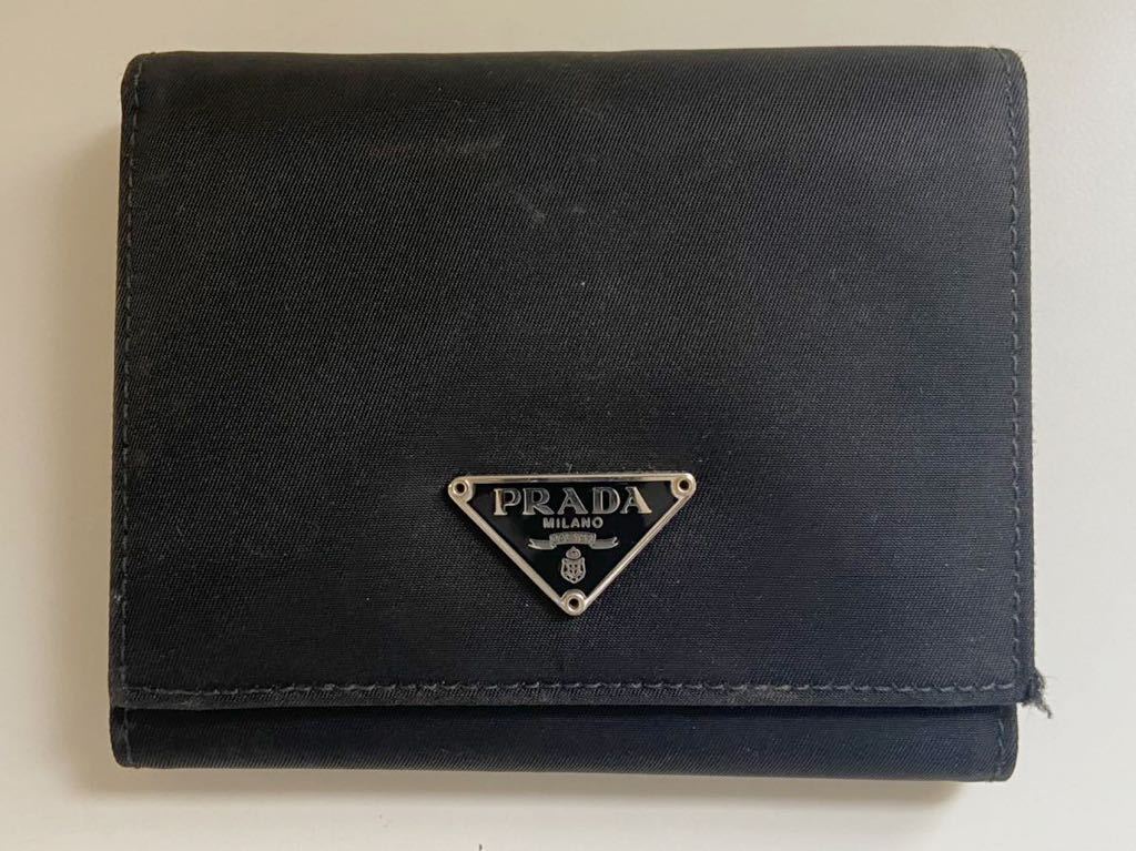 B2A136◇ プラダ PRADA ナイロン ブラック色 ロゴプレート ボタン開閉
