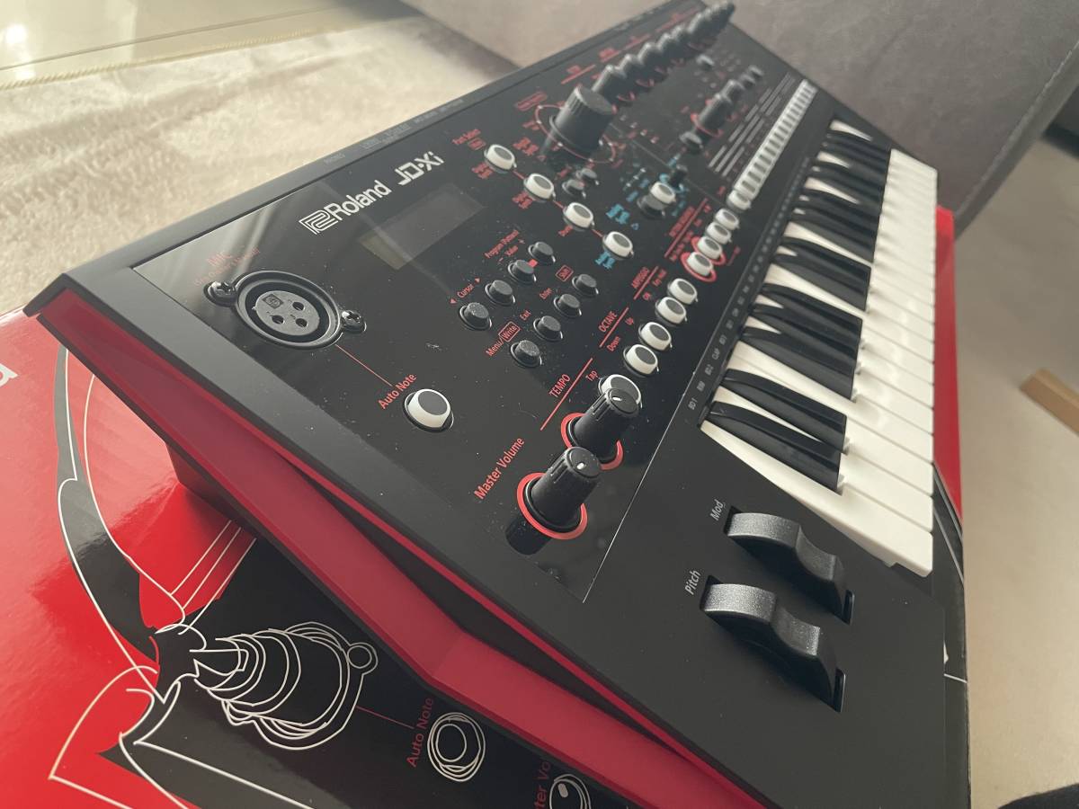 送料無料中古美品 Roland JD-Xi シンセサイザー |