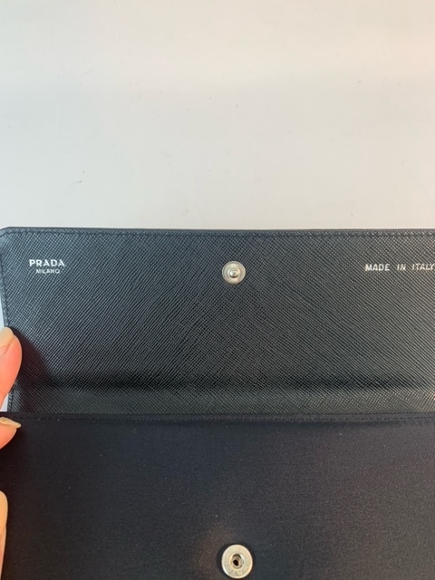 美品】PRADA プラダ 長財布 箱付き ブラック ナイロン生地 財布 メンズ