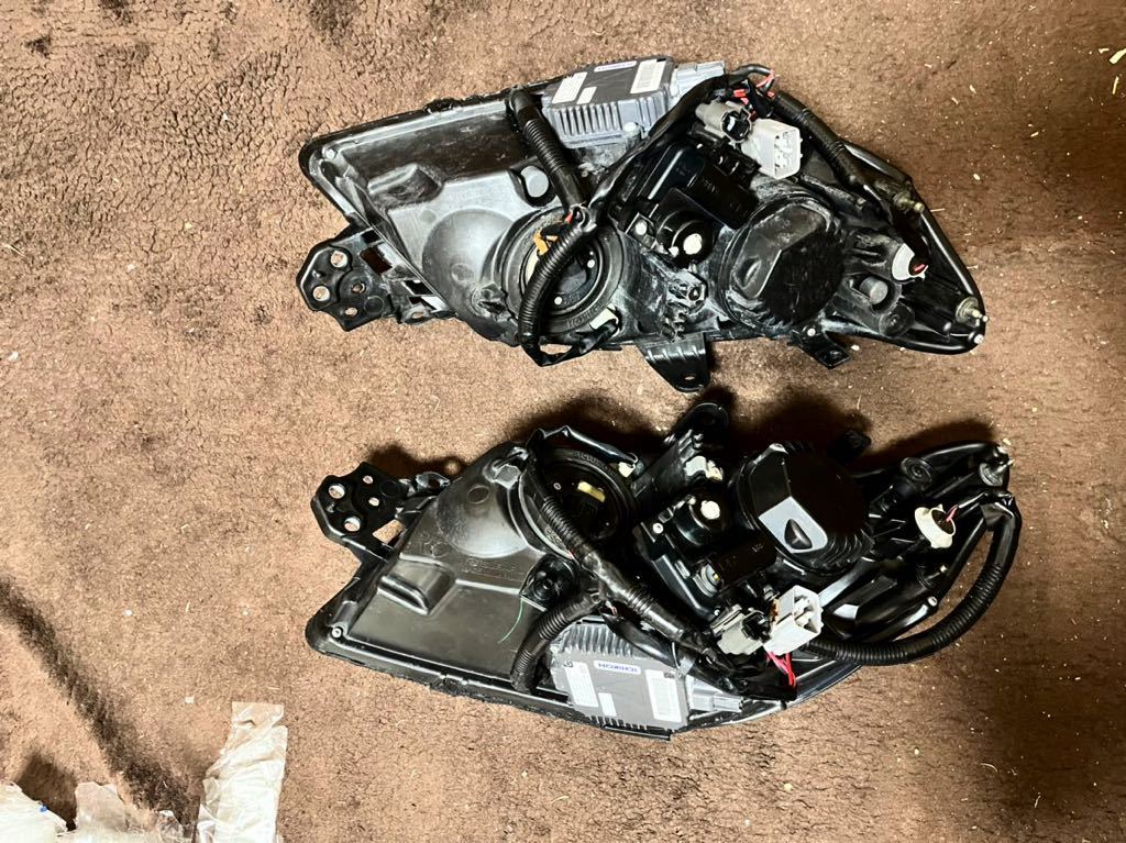 スバル 純正 インプレッサ 後期 鷹目 WRX STI HID ヘッドライト 左右