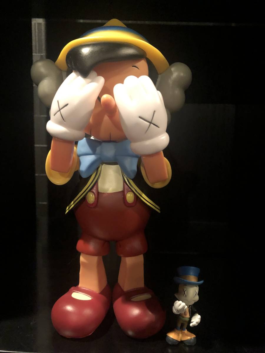 KAWS Pinocchio & Jiminy Cricket Vinyl Figure カウズ ピノキオ 