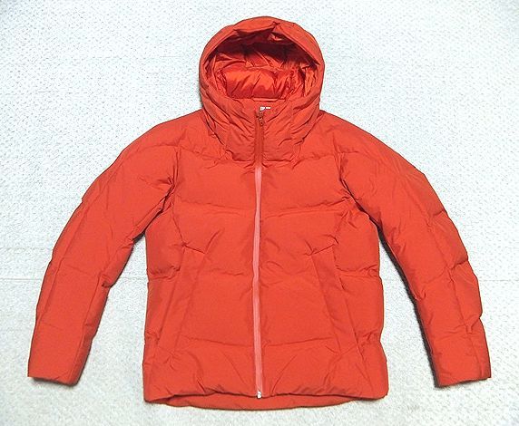 美品:UNIQLO.シームレス ダウン パーカ 朱 M(3Dカット/フード付ダウン 