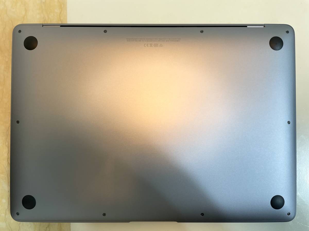 M165【中古】 MacBook Pro Mid 2017 Touch Bar付き モデル 15インチ