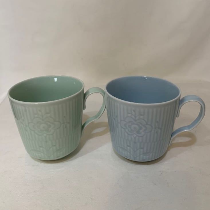 新作，人気セール ロイヤルコペンハーゲン フラワーエンブレム マグカップ 2個セット グリーンと水色 ROYAL COPENHAGEN(ロイヤルコペンハーゲン)｜売買されたオークション情報、yahooの商品情報をアーカイブ公開 - ロイヤルコペンハーゲン