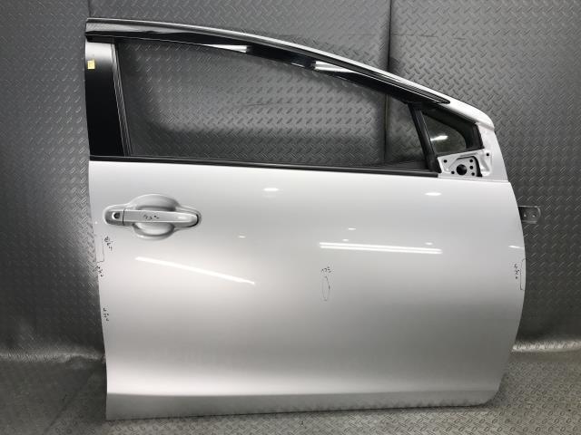アクア DAA-NHP10 右 前 フロントドアガラス G 1NZ-FXE 4V7 68101