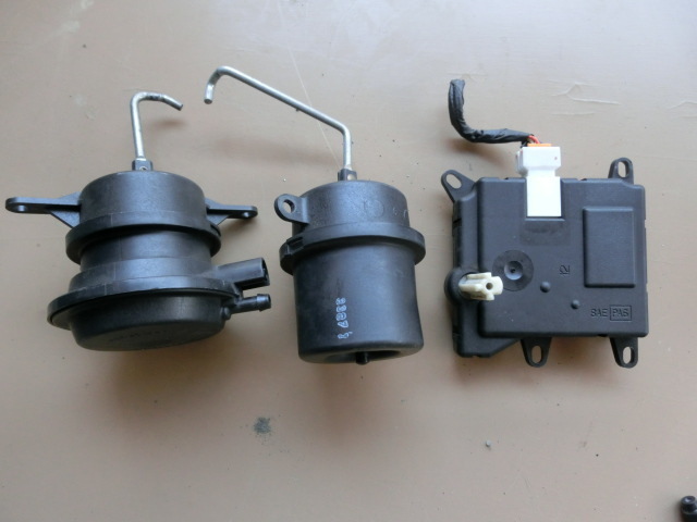 ナビゲーター　　サーボモーター　フロント　98y 5LMPU28L　ポンプ　バルブ