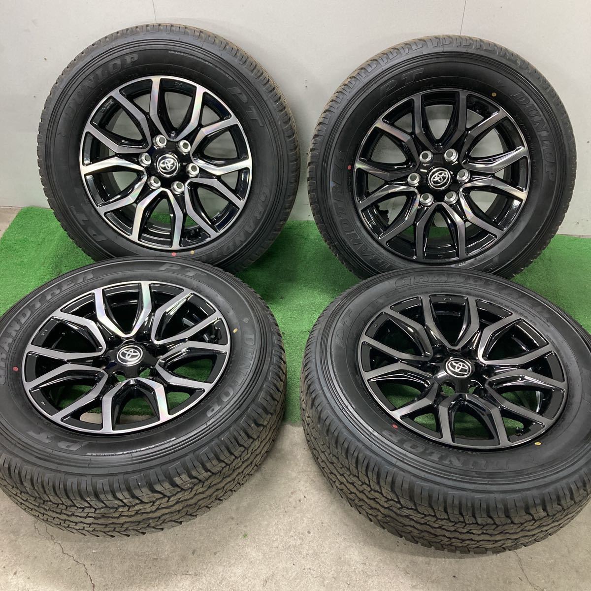 美品)トヨタ ハイラックス GRスポーツ用ホイールセットタイヤ付 18