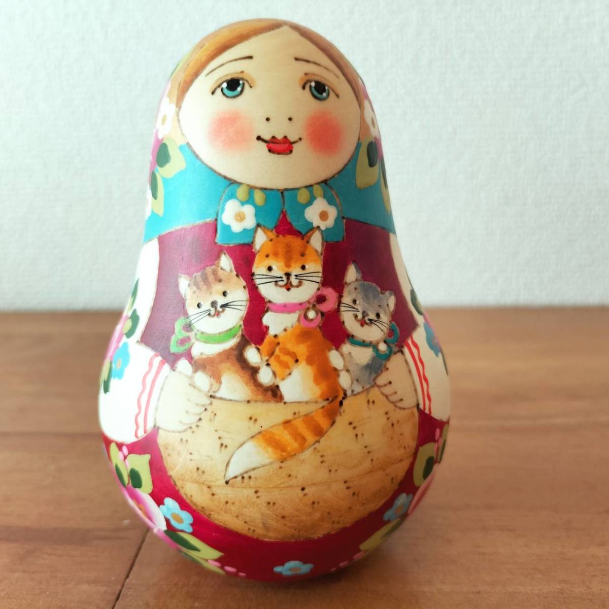 【LYH052】北欧ロシア雑貨 起き上がりこぼし (大) ３匹のねこ リューバ作 LYH052】 北欧ロシア雑貨、起き上がりこぼし【3匹の猫】リューバ作