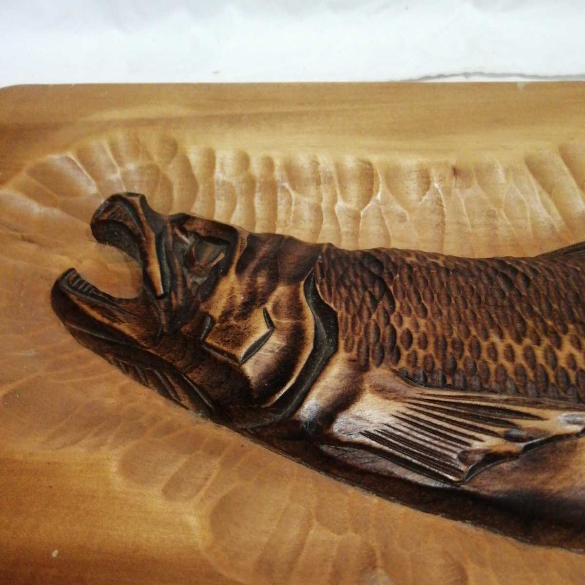 鮭 木製 額 彫刻 飾り 壁掛け 光司 木彫 さけ 魚 (約68×27.8cm)(木工