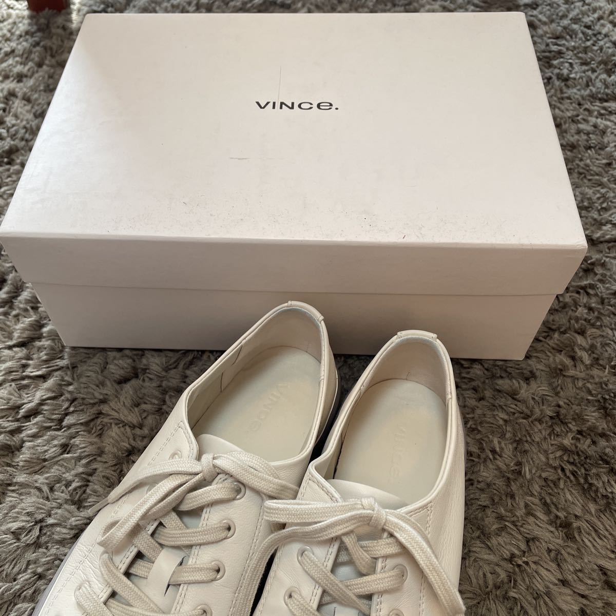 Very掲載 滝沢眞規子さん愛用 Vinceレザースニーカーサイズ7 Drawer 女性用 売買されたオークション情報 Yahooの商品情報をアーカイブ公開 オークファン Aucfan Com