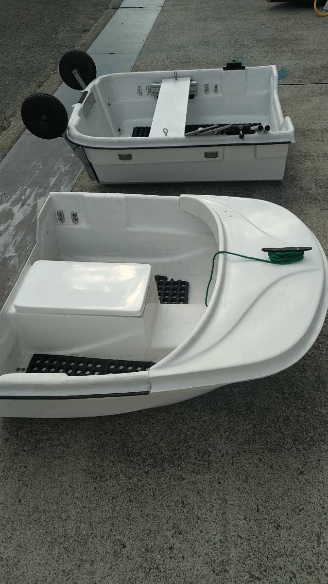 分割ボート Frpボート 小型ボート 一度だけ試しに使用しただけ 生け簀付き Www Amrapalihotel Com