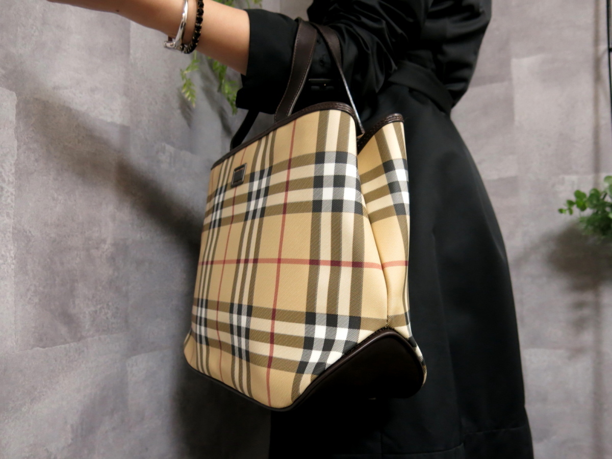 ○超美品○BURBERRY バーバリー○ノバチェック○PVC カーフ レザー 本  
