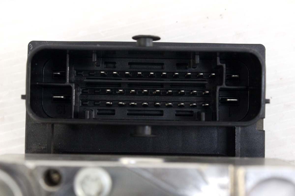 27574 ドゥカティ モンスター1100EVO ZDMM511JACB0649** ABSユニット