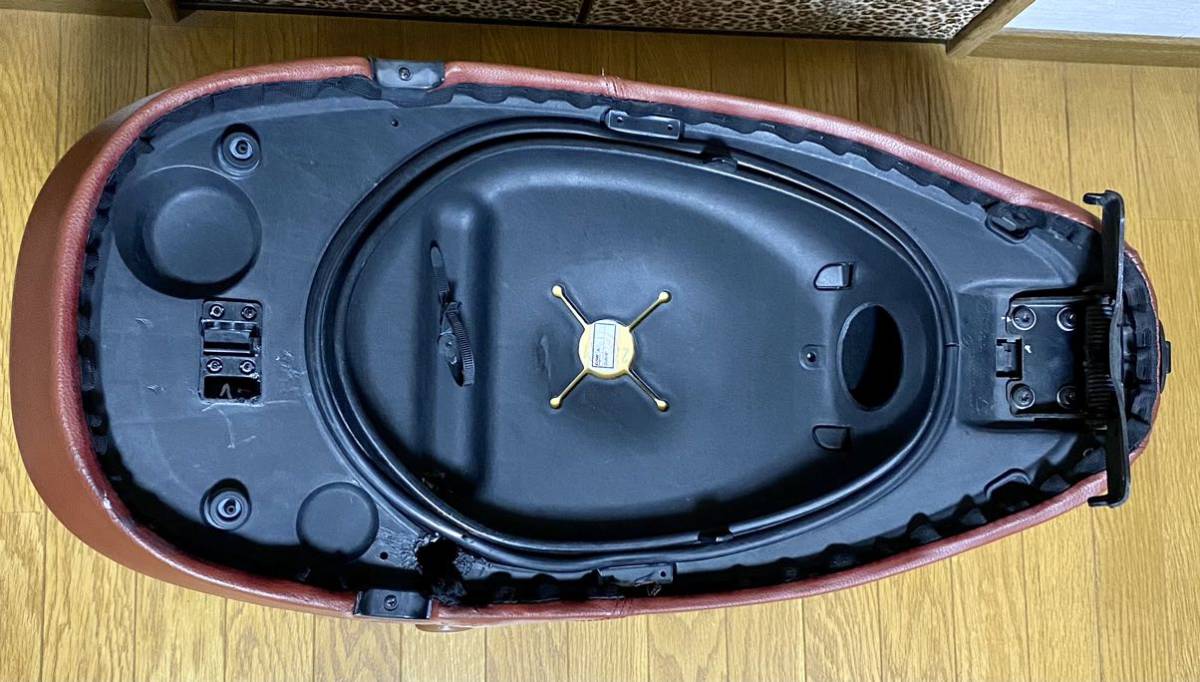 プリマベーラ125 純正シート