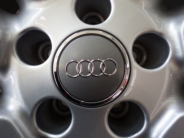 M 送料無料 アウディ A7 Sライン 純正 4本セット 19 5H112 9J+32 