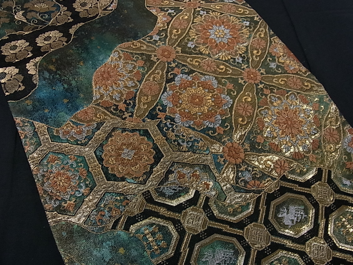 金銀糸 逸品 黒地 平和屋着物◎佐賀錦 色紙花文 価格.com 平和屋着物■六通柄袋帯　唐織　有職華文錦　黒地　金銀糸　鈴乃屋扱い　逸品　未使用　th086