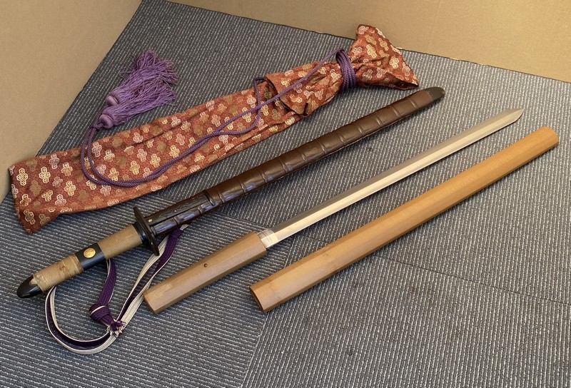 # 両刃 剣 諸刃 無銘 直刀 刃長48.6センチ 別体専用鞘拵 豪華鞘袋付 時代物 武具 銃砲刀剣類 登録証有 古刀 日本刀 ソード ...