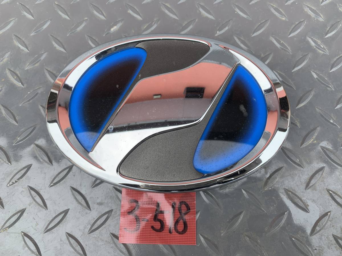 KSP130 NHP130 NSP130 NSP135 Vitz ヴィッツ フロント エンブレム 75301-52160 トヨタ純正_1