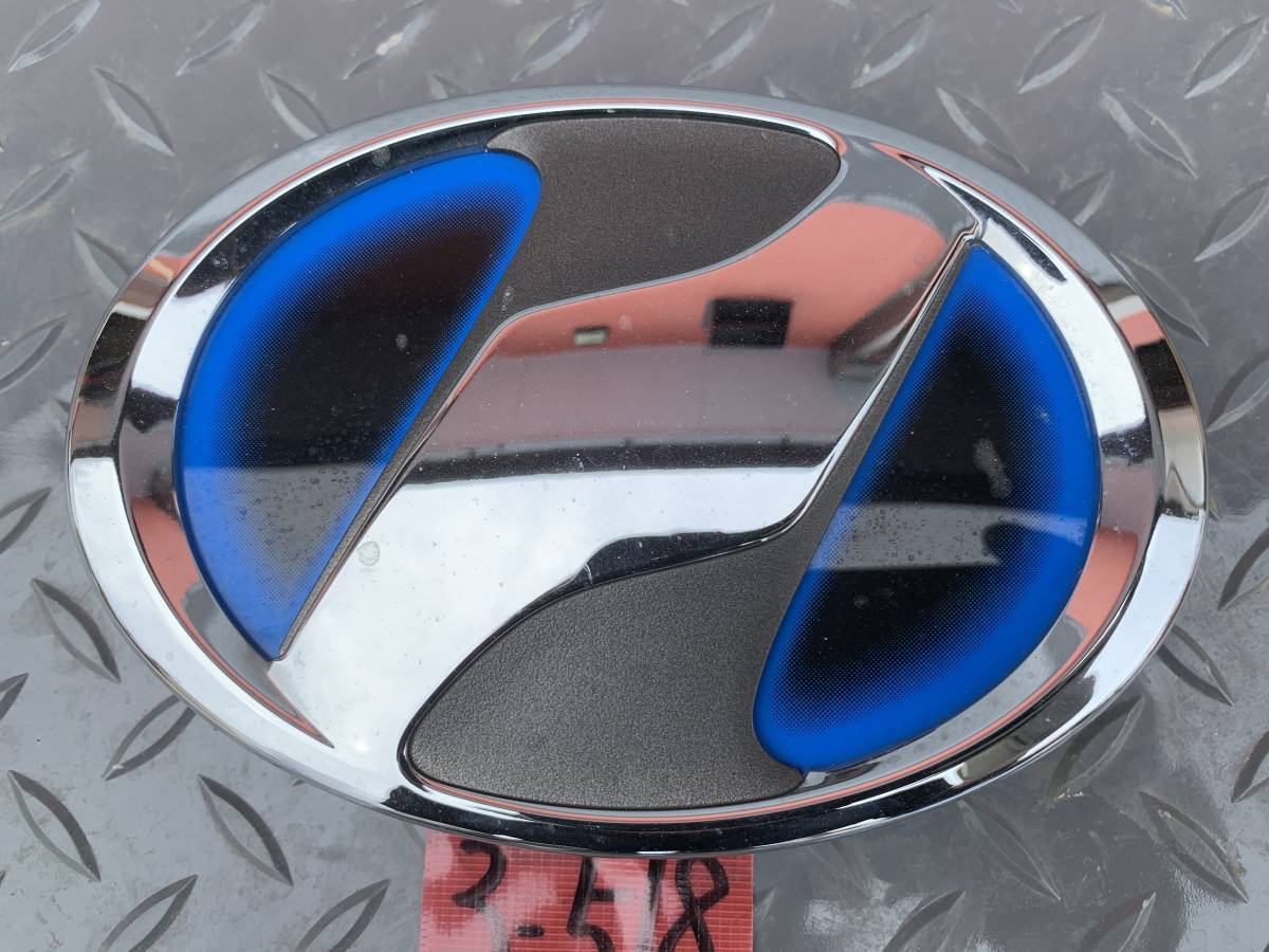 KSP130 NHP130 NSP130 NSP135 Vitz ヴィッツ フロント エンブレム 75301-52160 トヨタ純正_2