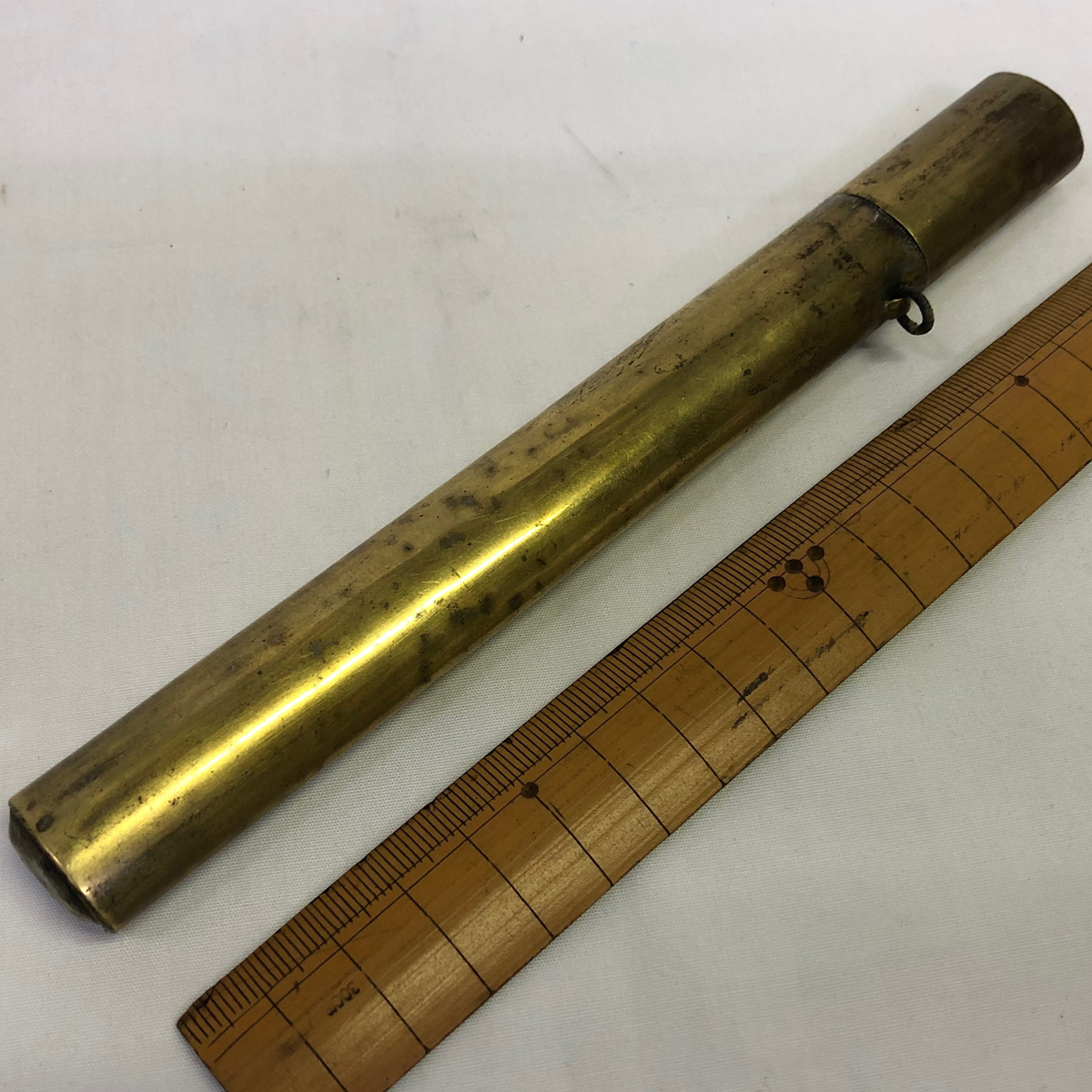  年代物の真鍮製 線香入れ キセル入れ 外形 約19cm&times;長径21mm&times;短径15mm 57g ヴィンテージ アンティーク(真鍮製)｜売買されたオークション情報、yahooの商品情報をアーカイブ公開 - オークフ 真鍮製