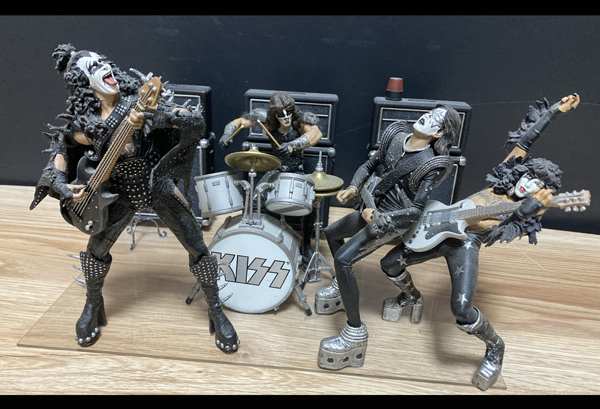 KISS ALIVE フィギュア 訳アリジャンク 送料無料(芸能人、タレント 