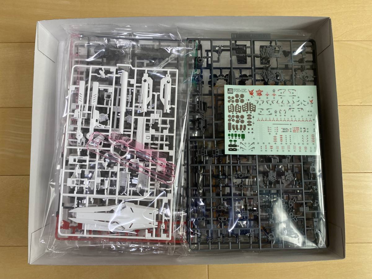 RG 1⁄144 機動戦士ガンダム | νガンダム 逆襲のシャア BANDAI Hi-ν