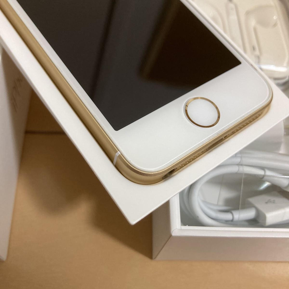 【送料無料，低価】 iPhone SE 128GB SIMロック解除 SIMフリー 